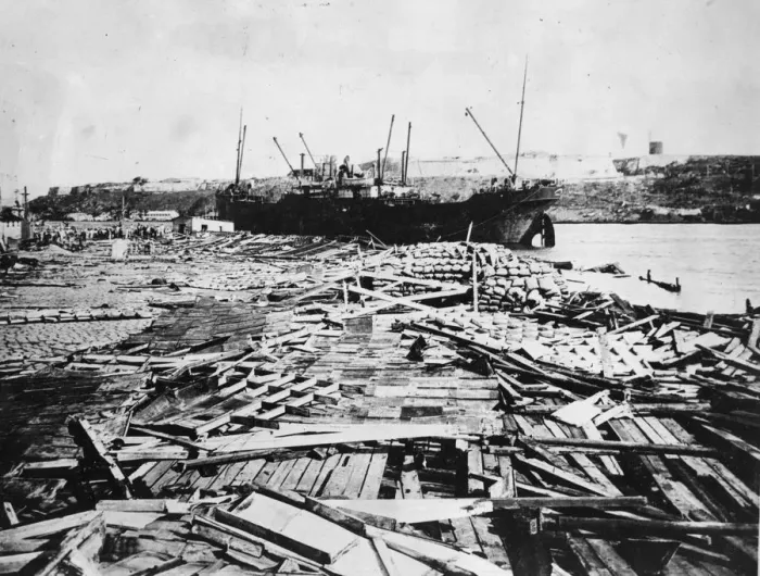Framed Print : Windswept. 3rd November 1926: Hurricane damage in Havana harbour showing Framed Print : Windswept. 3rd November 1926: Hurricane damage in Havana harbour showing
