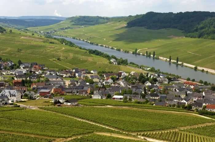 Framed Print : The wine-growing town of Nittel on the Upper Moselle river, Moselle valley, Rhineland-Palatinate, Germany, Europe Framed Print : The wine-growing town of Nittel on the Upper Moselle river, Moselle valley, Rhineland-Palatinate, Germany, Europe