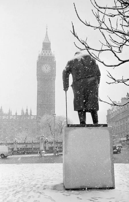 Framed Print : Winston Churchill by Ivor Roberts-Jones Framed Print : Winston Churchill by Ivor Roberts-Jones