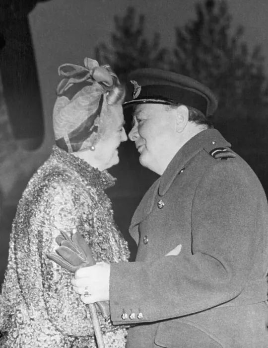 Framed Print : Winston and Clementine Churchill Kissing Framed Print : Winston and Clementine Churchill Kissing