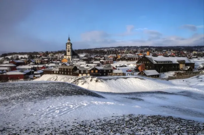 Framed Print : Winter snow covered old mining town of Roros Framed Print : Winter snow covered old mining town of Roros