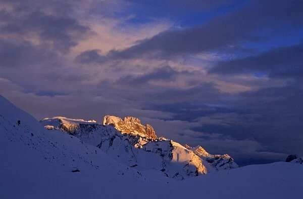 Wintry sunset on Mt Kleine Gaisl, 2859m, Fanes-Sennes-Prags Nature Park, Dolomites, Italy, Europe