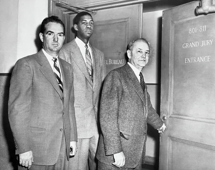 Framed Print : Witnesses at Grand Jury Hearing into Basketball Scandal