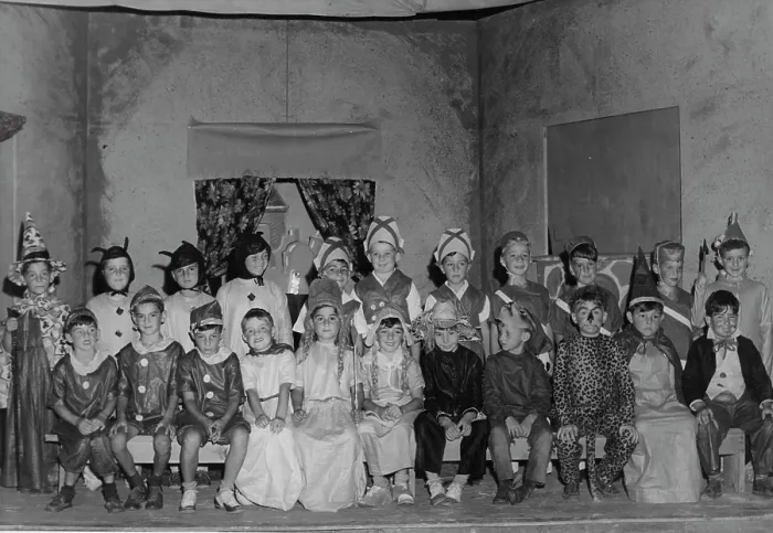 Framed Print : The Wizard Of Oz Child Actors