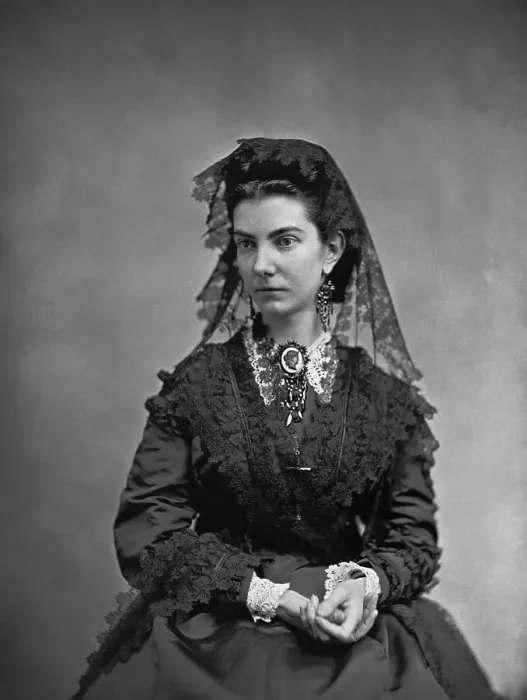 Framed Print : Woman In Civil War Period Dress Framed Print : Woman In Civil War Period Dress