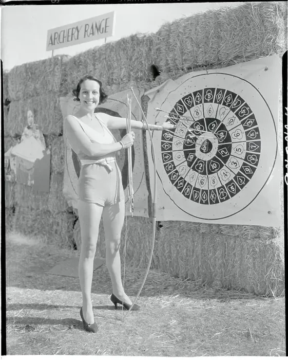Framed Print : Woman Counting Points on Poker Target