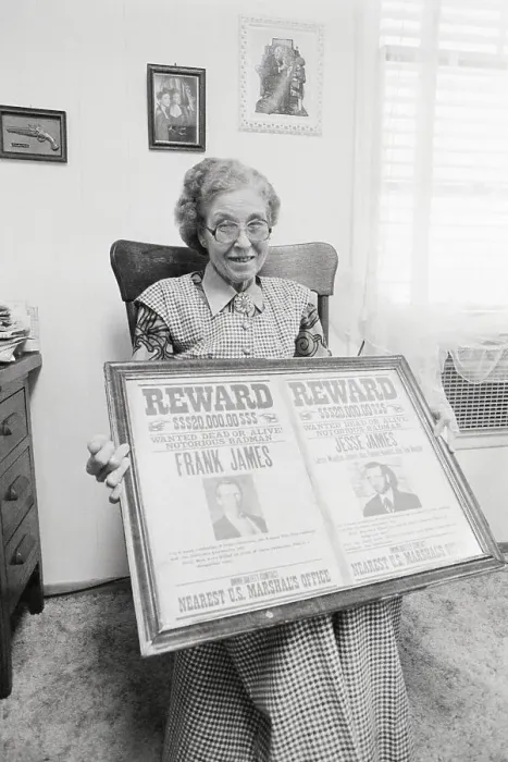 Framed Print : Woman, Third Cousin / Jesse James W / Posters Framed Print : Woman, Third Cousin / Jesse James W / Posters