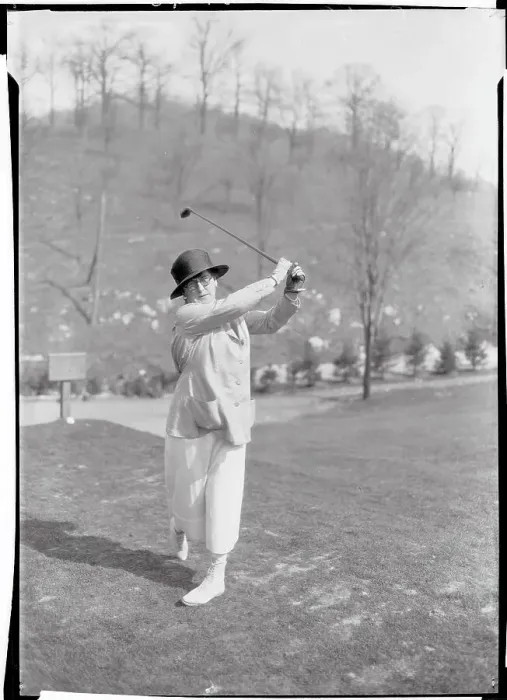 Framed Print : Woman Playing Golf Framed Print : Woman Playing Golf