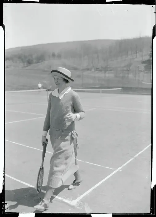 Framed Print : Woman Playing Tennis Framed Print : Woman Playing Tennis