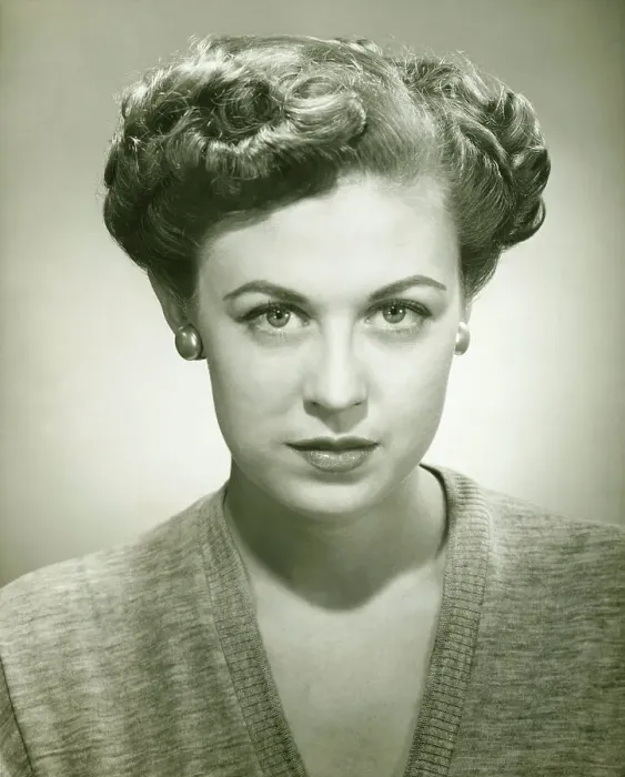 Framed Print : Woman posing in studio, (B&W), close-up, portrait Framed Print : Woman posing in studio, (B&W), close-up, portrait