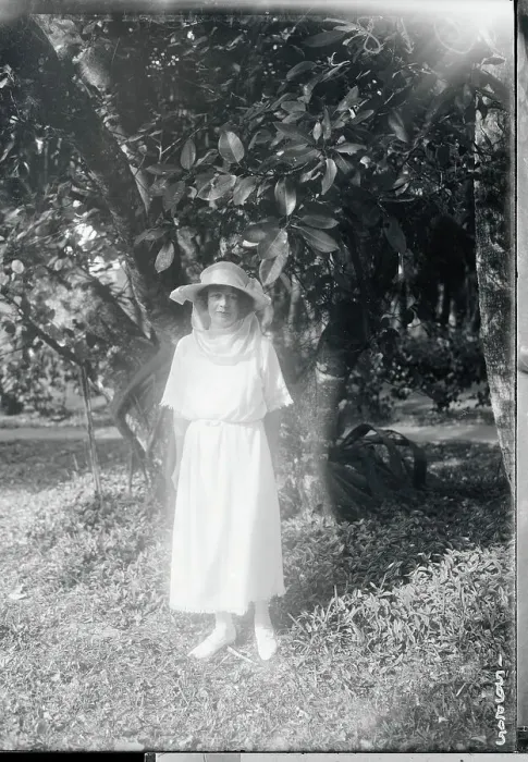 Framed Print : Woman Posing in Front of a Tree Framed Print : Woman Posing in Front of a Tree