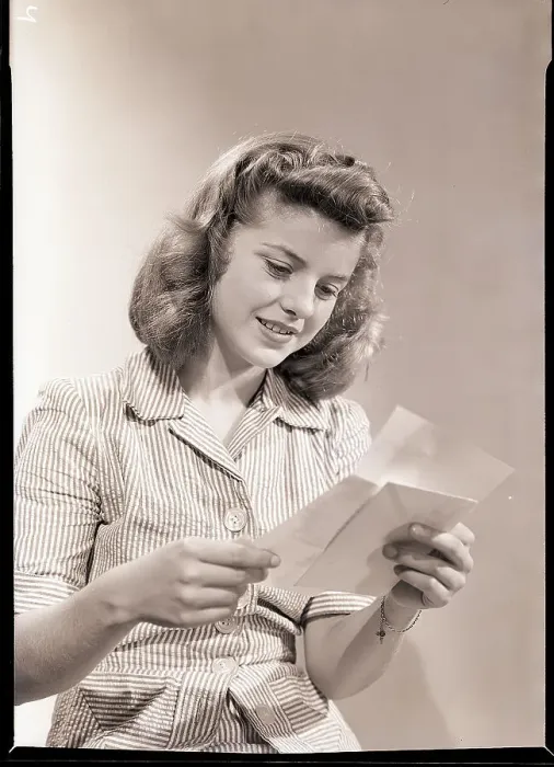 Framed Print : Woman Reading Telegram