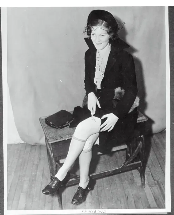 Framed Print : Woman With Tatto On Her Thigh Framed Print : Woman With Tatto On Her Thigh