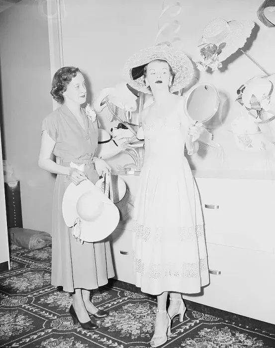 Framed Print : Woman Trying On Hat At Bloomingdale'S Framed Print : Woman Trying On Hat At Bloomingdale'S