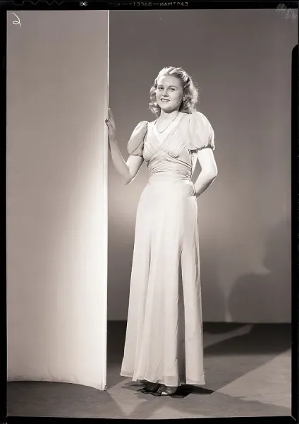 1945 evening dresses Janique main image 1