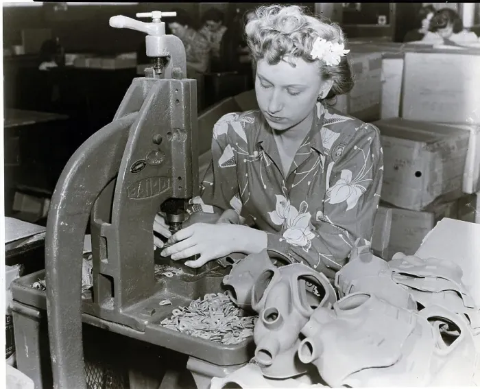 Framed Print : Woman Worker At World War Ii Punchpress Framed Print : Woman Worker At World War Ii Punchpress