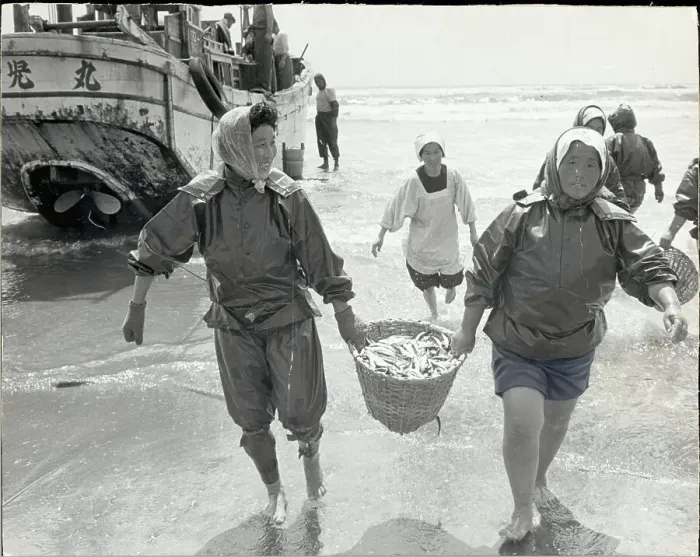 Framed Print : Women Fishers Carrying Basket of Fish Framed Print : Women Fishers Carrying Basket of Fish