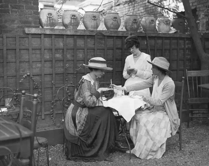 Framed Print : Women Order Fr Waitress Turn Of Century Framed Print : Women Order Fr Waitress Turn Of Century