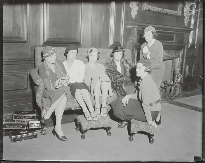 Framed Print : Women Repeal Group Shopping for Shoes Framed Print : Women Repeal Group Shopping for Shoes