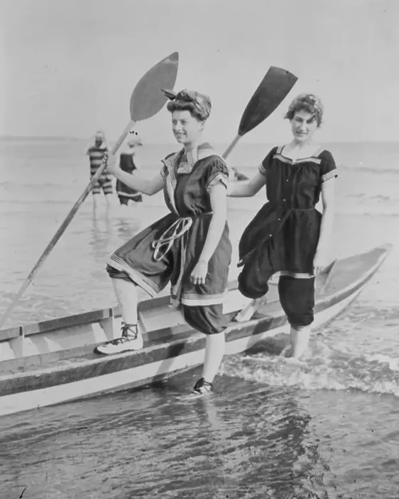 Framed Print : Women with Rowboat