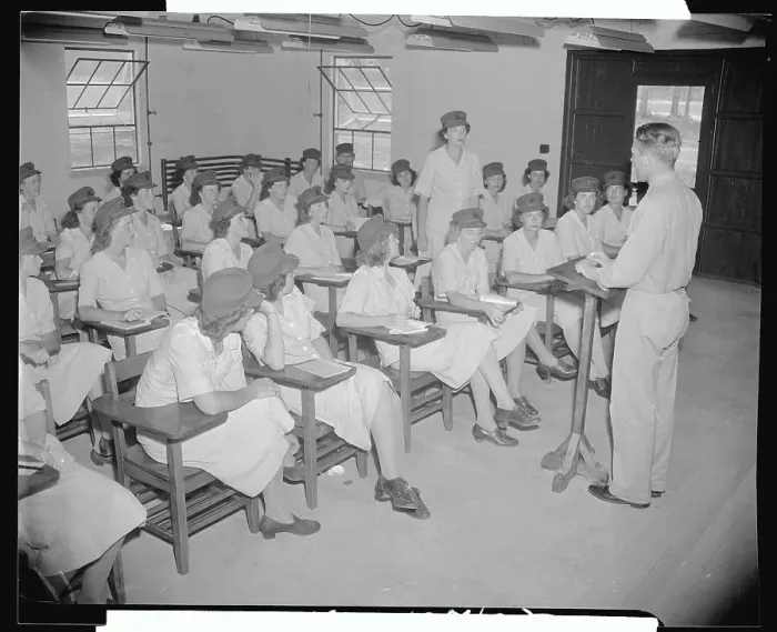 Framed Print : Women Soldiers Listening to Instructor in Class
