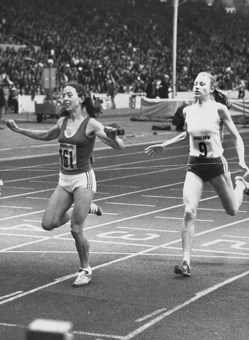 Framed Print : Women's 1500-Metre Race, Crystal Palace Framed Print : Women's 1500-Metre Race, Crystal Palace