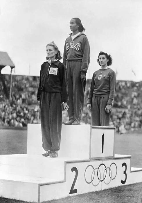 Framed Print : Women's Olympic Winners Standing for Awards Framed Print : Women's Olympic Winners Standing for Awards
