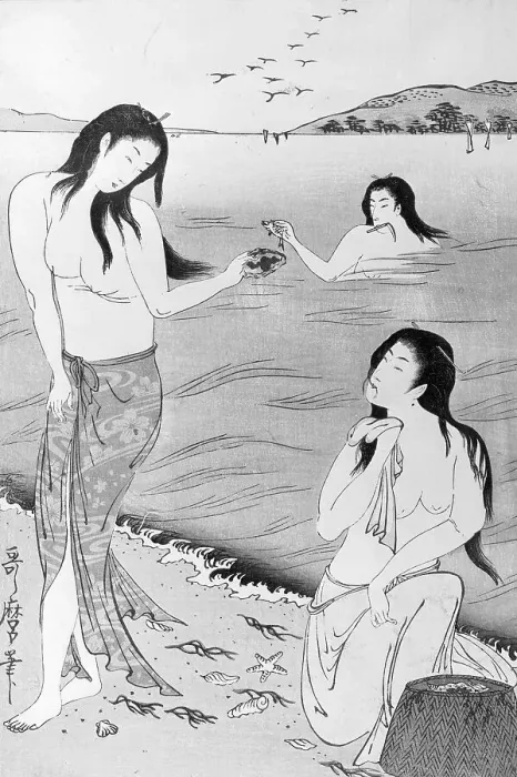 Framed Print : Woodblock Print of Japanese Female Pearl Divers Framed Print : Woodblock Print of Japanese Female Pearl Divers