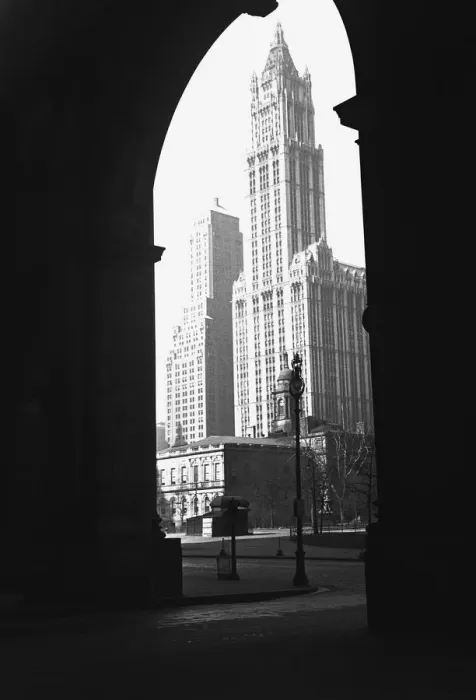Framed Print : Woolworth Building seen through arch, New York City, USA, (B&W) Framed Print : Woolworth Building seen through arch, New York City, USA, (B&W)