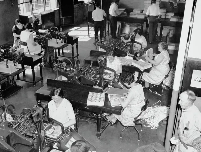Framed Print : Workers at the Bureau of Engraving Framed Print : Workers at the Bureau of Engraving