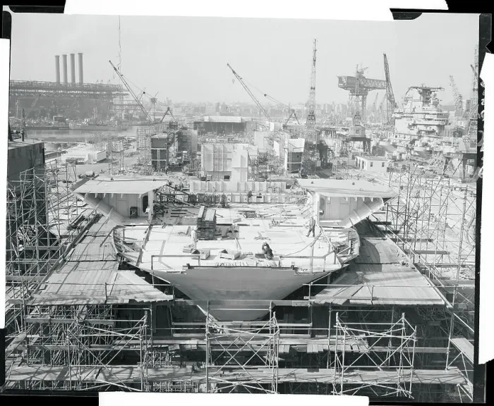 Framed Print : Workmen Constructing the U.S.S. Saratoga