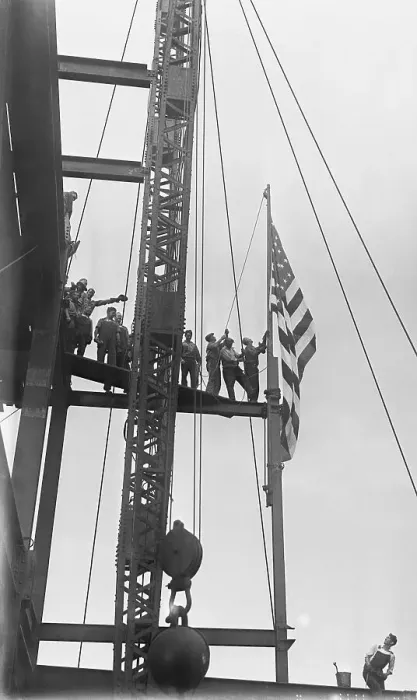 Framed Print : Workmen Raise Flag At The Empire State Framed Print : Workmen Raise Flag At The Empire State