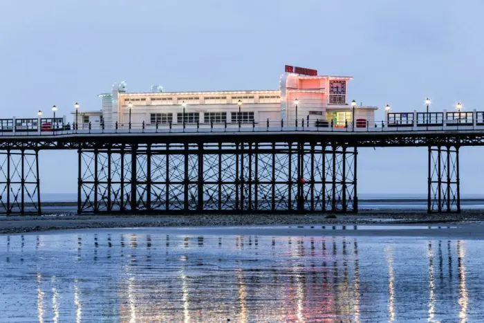 Framed Print : Worthing Pier, England Framed Print : Worthing Pier, England
