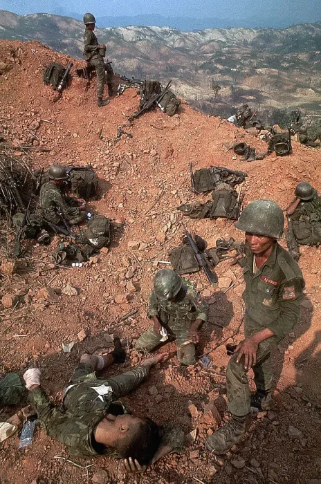 Framed Print : Wounded Vietnamese Troops on Hill 552 Framed Print : Wounded Vietnamese Troops on Hill 552