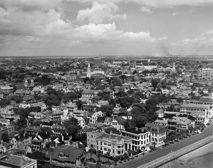Framed Print : Wraggborough Neighbourhood, Charleston, South Carolina Framed Print : Wraggborough Neighbourhood, Charleston, South Carolina