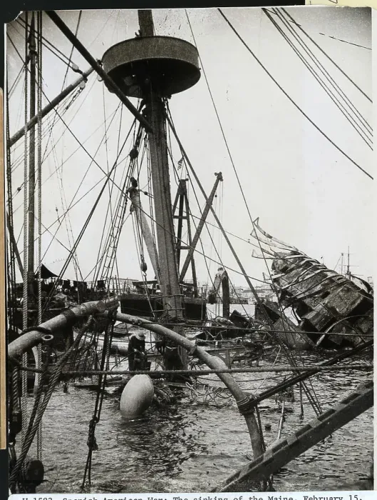 Framed Print : Wreckage Remaining Of The Maine In Cuba