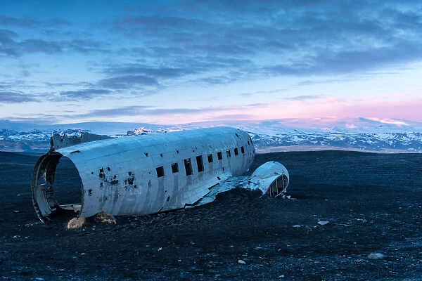 The wrecked plane in Vik, Iceland