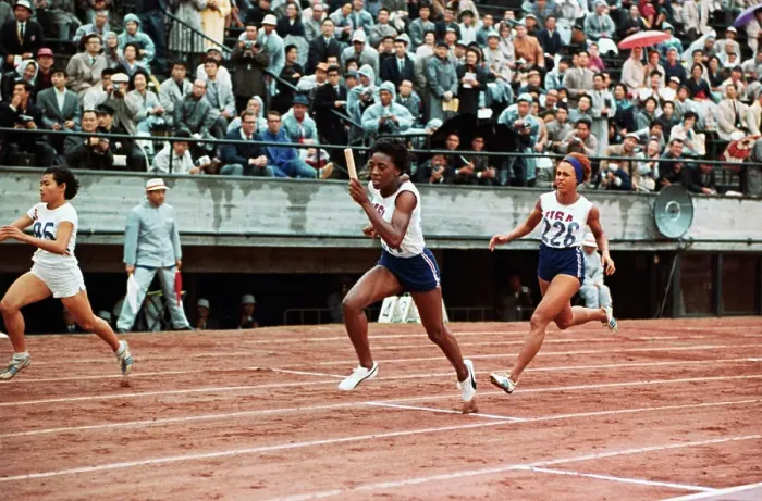 Framed Print : Wyomia Tyus Running