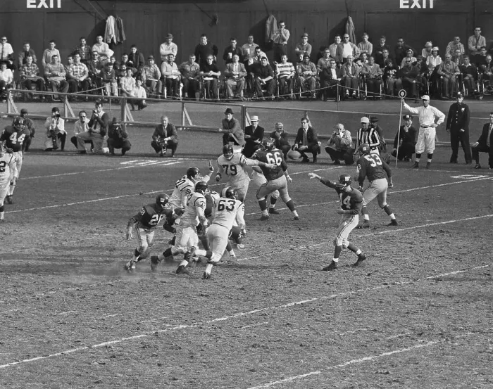 Framed Print : Y.A. Tittle Throwing Pass Framed Print : Y.A. Tittle Throwing Pass