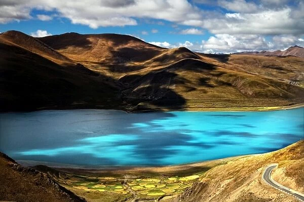 Yamdrok-tso Lake Glowing Blue in Tibet
