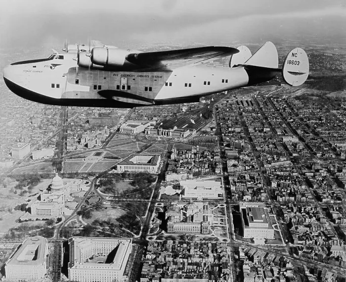 Framed Print : Yankee Clipper Over Washington, Dc Framed Print : Yankee Clipper Over Washington, Dc