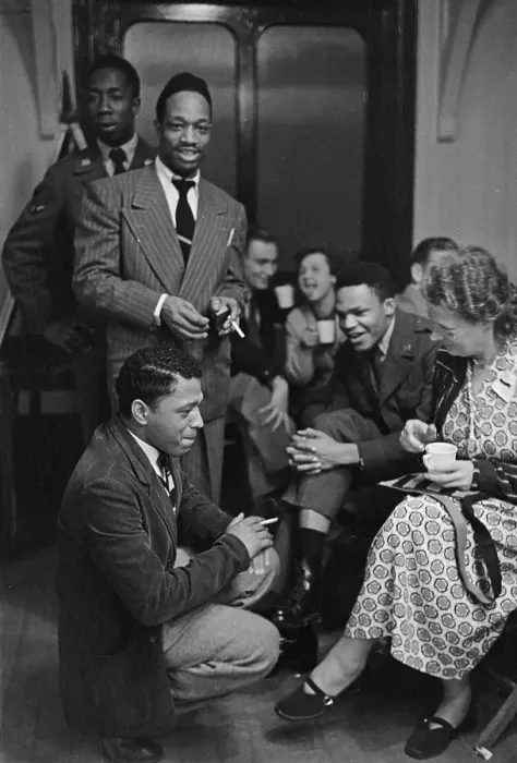 Framed Print : The Yanks In England, 1952 Framed Print : The Yanks In England, 1952