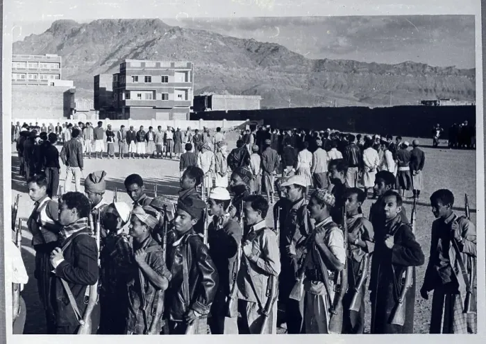 Framed Print : Yemen Soldiers with Weapons in Line Framed Print : Yemen Soldiers with Weapons in Line