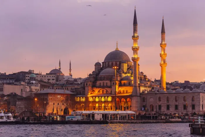 Framed Print : Yeni Cami (New Mosque) in Istanbul, Turkey Framed Print : Yeni Cami (New Mosque) in Istanbul, Turkey