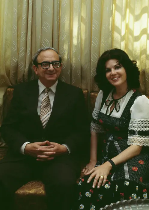 Framed Print : Yitzhak Navon And Ofira Resnikov Navon Framed Print : Yitzhak Navon And Ofira Resnikov Navon