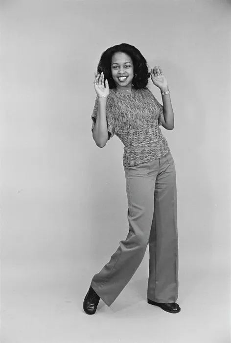 Framed Print : Yolanda Toussaint - Soul Train Dancer