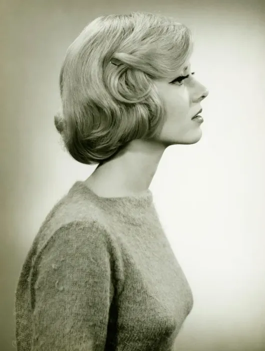 Framed Print : Young blonde woman in studio, (B&W), (Close-up) Framed Print : Young blonde woman in studio, (B&W), (Close-up)