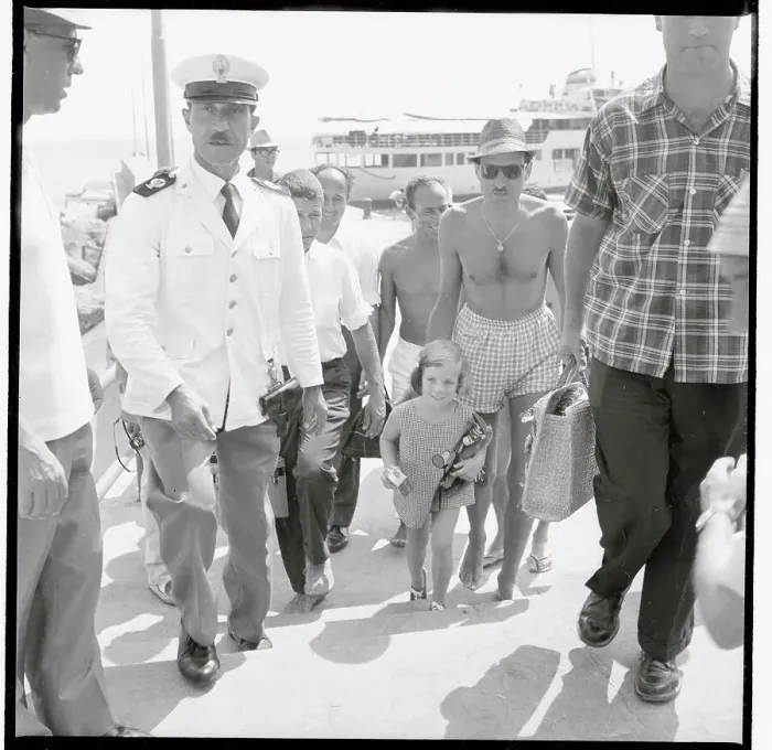 Framed Print : Young Caroline Walking with Police During Trip in Amalfi Framed Print : Young Caroline Walking with Police During Trip in Amalfi
