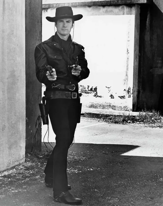 Framed Print : Young Clint Eastwood in Gunslinger Pose Framed Print : Young Clint Eastwood in Gunslinger Pose