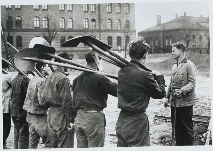 Framed Print : Young German Recruits Preparing for Landscaping Work